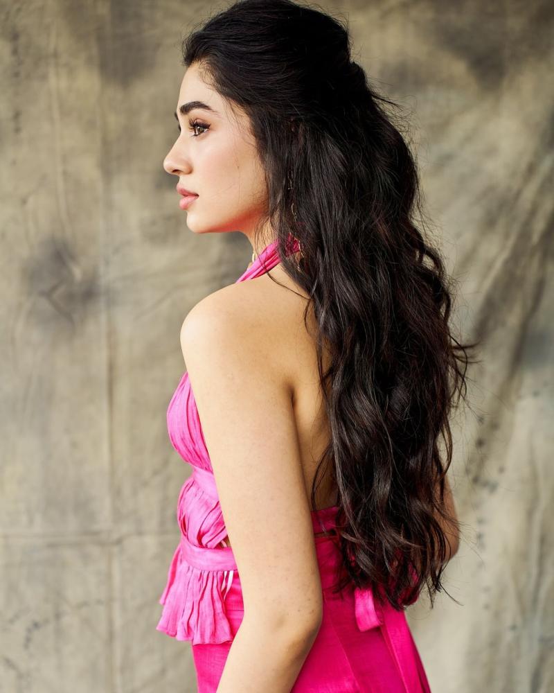 krithi-shetty-wear-pink-dress